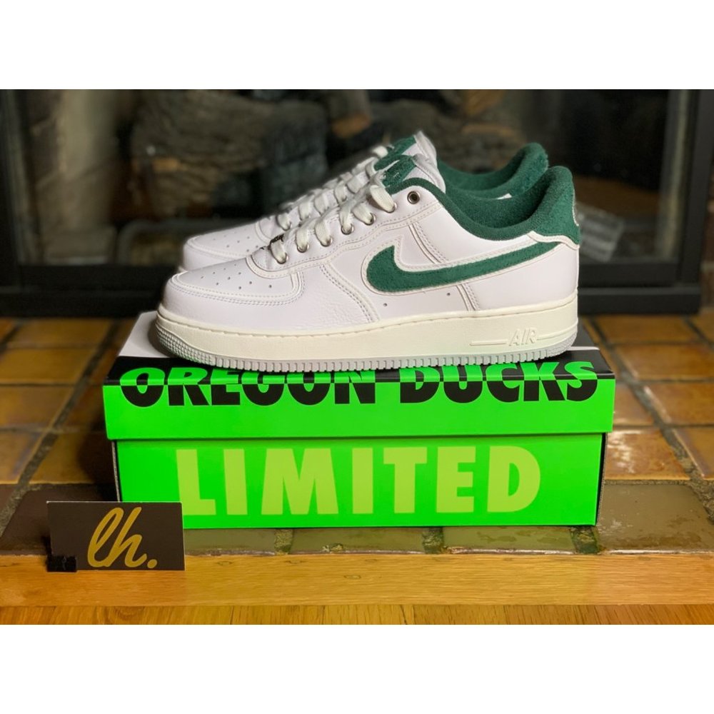 Mens 10 Nike Air Force 1 Low ‘07 Premium “Oregon” PE Athletic Sneakers HF0012-10